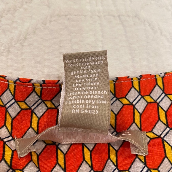 Banana Republic sleeveless patterned blouse - Picture 6 of 7